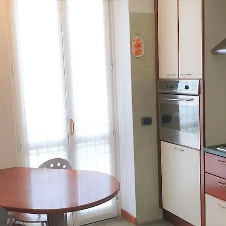 Meta Italy Sui Navigli Apartment